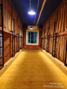 Mi Amor Luxury Hostel located in South Island Center