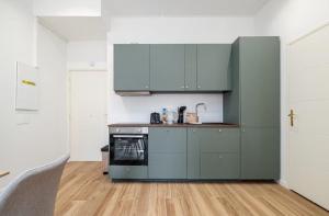 Au cœur de Nice, Gare à pied et Climatisation