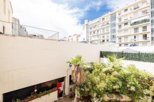 Au cœur de Nice, Gare à pied et Climatisation