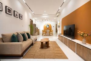 Skylinked Villa in Celadon City- Căn Hộ có gara Xe Hơi Riêng