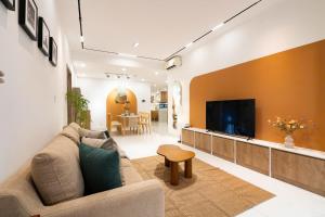 Skylinked Villa in Celadon City- Căn Hộ có gara Xe Hơi Riêng