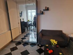 gorgeous studio ultracentral