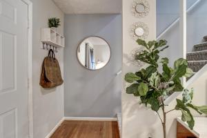Gorgeous Townhome - Near Downtown Asheville