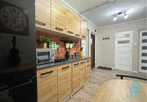 Pineapple Room 10 Min to Old Town Gdańsk,PKP & Shopping Mall