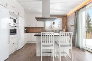 Exclusive accommodation in northern Swedens exotic nature!