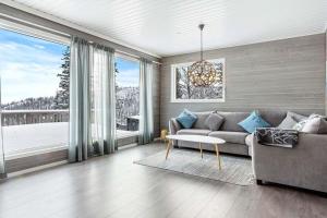 Exclusive accommodation in northern Swedens exotic nature!