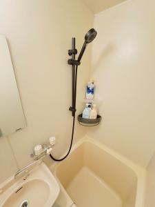 202 Dotonbori River 5 min walk to Dotonbori Kuromon Market Shinsaibashi, Namba Business District Balcony with washing machine 1F free dryer, microwave