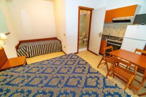 Rifugio Manaccora - Appartamento con piscina, parcheggio e mare