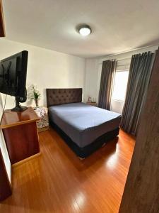 Apto grande e aconchegante perto do mar