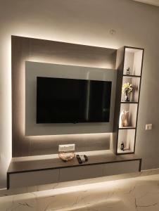 Modern Private Studio near Gaur City Mall for Comfortable Monthly Stay