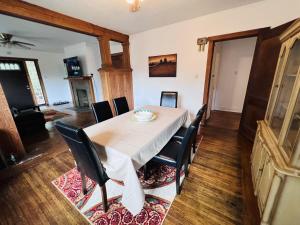 Penn House - Beautiful 3 Bedroom Apartment