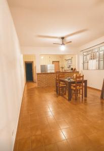 Casa Pé na Areia Centro de Mongaguá