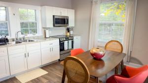 Casa Azul - Your Tampa Base near Ybor & Downtown