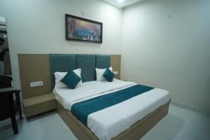 Hotel Shri Radha Sneh 500 Mtrs From Shri Krishna Janma Bhumi Mathura