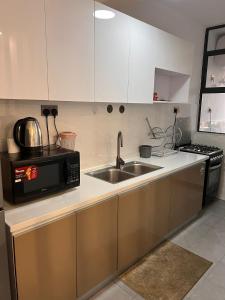 2 bedroom, Kilimani, 1 Min to Yaya House