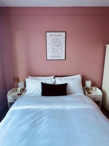 Calm hideout in coastal city