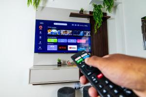 Apê Lindo 2 min da Praia com Garagem, 2 Qto e Lado Centro