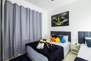 Apê Lindo 2 min da Praia com Garagem, 2 Qto e Lado Centro