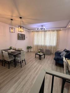 Acogedor departamento en centro de Chone, con garaje