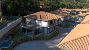 Luxury property, coffee and inn services