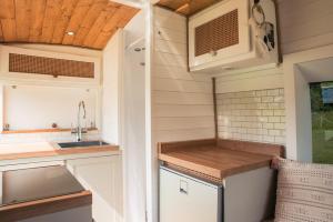 Heated Cosy Campervan London Hideaway