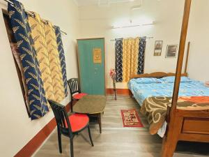ATITHI HOMESTAY - Entire 2BHK in Central Bolpur with Private Parking - Pet Friendly