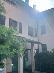 B&B Kira Home