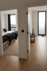 High street Edgware, shops, tube free parking