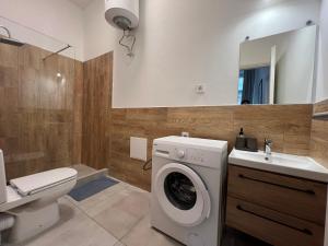 Summer 5 Apartment- 2 Bedrooms-AC