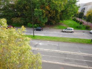 Charmant T2 proche Disney terrasse et parking souterrain