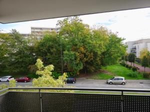 Charmant T2 proche Disney terrasse et parking souterrain