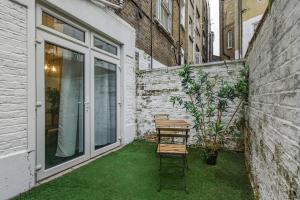 Modern West London Haven 2 Bedrooms & Patio