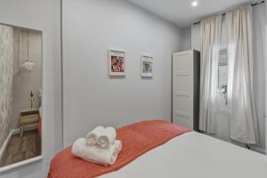 Modern London Olympia Exhibition 2 Bedrooms & Patio