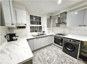 Cntrl Ldn zone 1 victoria riverside