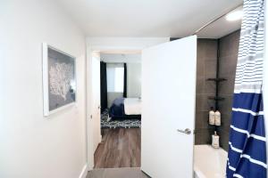 2 KING BED LUXURY WALK to BEACH, PIER & PROMENADE