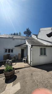 Farm House, Hirwaun Brecon Beacons with Games Barn