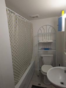 Spacious Room with Private bathroom