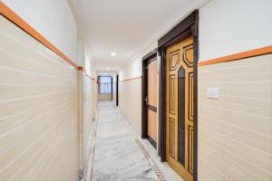 Super HOTEL O 4 SQUARE A LUXURY ROOMS NEAR RDC MAIN MARKET