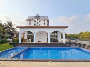 Candolim 1BHK Premium Apartment with Pool, Gym and Modern Comforts near Beach