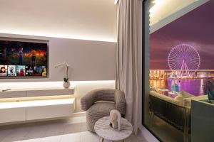 Luxurious 4BR La Vie JBR Private Beach Pool Panoramic Sea and Dubai Eye Views Drone Show Perfect for Family and Friends