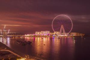 Luxurious 4BR La Vie JBR Private Beach Pool Panoramic Sea and Dubai Eye Views Drone Show Perfect for Family and Friends