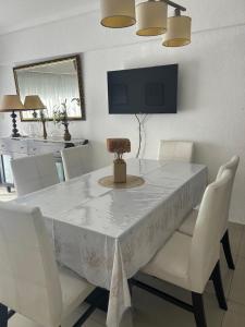 Depto 4 ambientes con Balcón