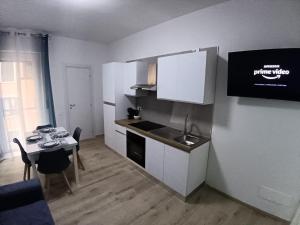 Lucania Chic Apartment, Elegante e Confortevole, con Metro M3 sotto casa, collegamento diretto a Duomo di Milano e Stazione Centrale