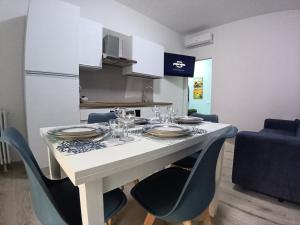 Lucania Chic Apartment, Elegante e Confortevole, con Metro M3 sotto casa, collegamento diretto a Duomo di Milano e Stazione Centrale