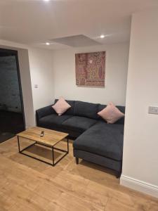 2Bed Ground Floor Apartment With Private Garden