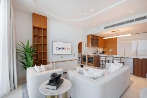 Ultra Luxury 2BD Beachfront & Panoramic Sea Views