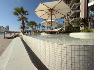 Ultra Luxury 2BD Beachfront & Panoramic Sea Views