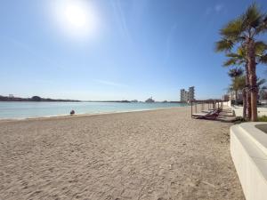 Ultra Luxury 2BD Beachfront & Panoramic Sea Views