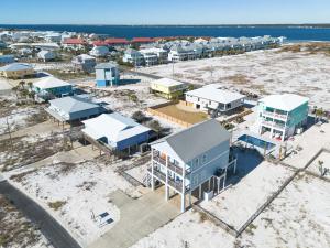 Sand Dollar Cottage Large Private Home in Navarre
