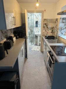 Stylish 1-Bed Stay Near Xmas markets & Coop Live